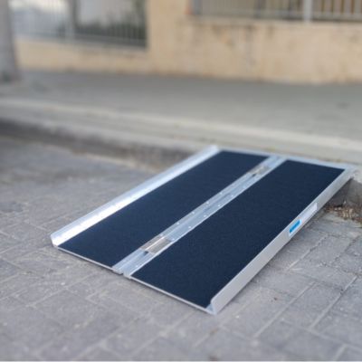 רמפה ניידת מתקפלת