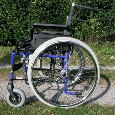 מוצרי תמיכה לכיסאות גלגלים 