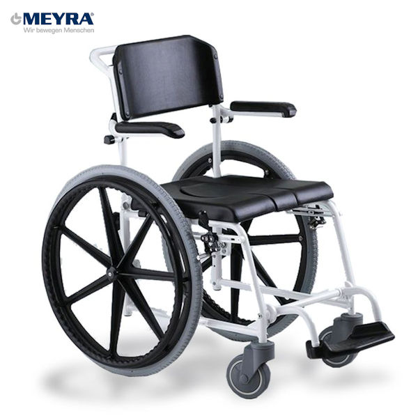 כסא גלגלים לרחצה ושירותים